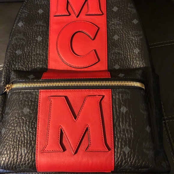 MCM medium backpack black and red - Picture 8 of 8
